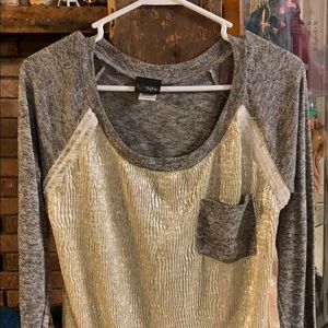 Thin sweater shirt very nice